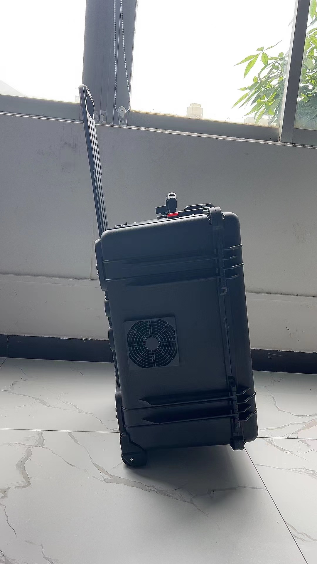 古城手拉箱型移动通信干扰器